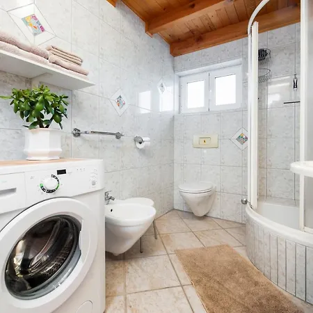 Agata Appartement *
